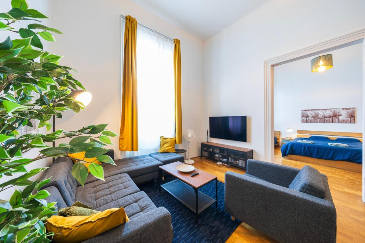 Shining Bright Two Bedroom Apt Next To Andrassy Ave Βουδαπέστη Εξωτερικό φωτογραφία